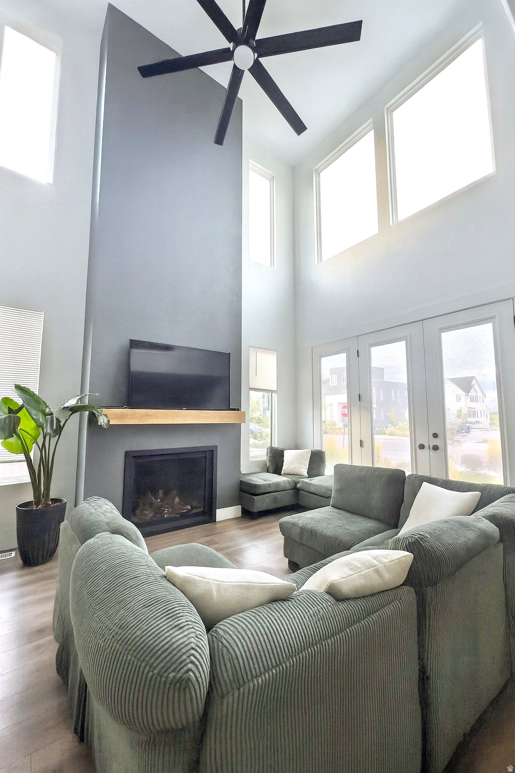 DAYBREAK - Residential