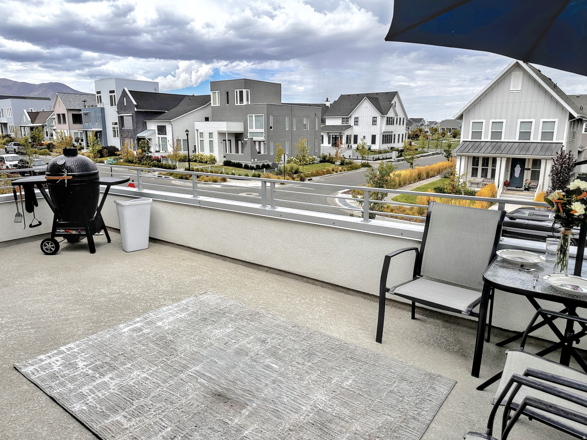 DAYBREAK - Residential