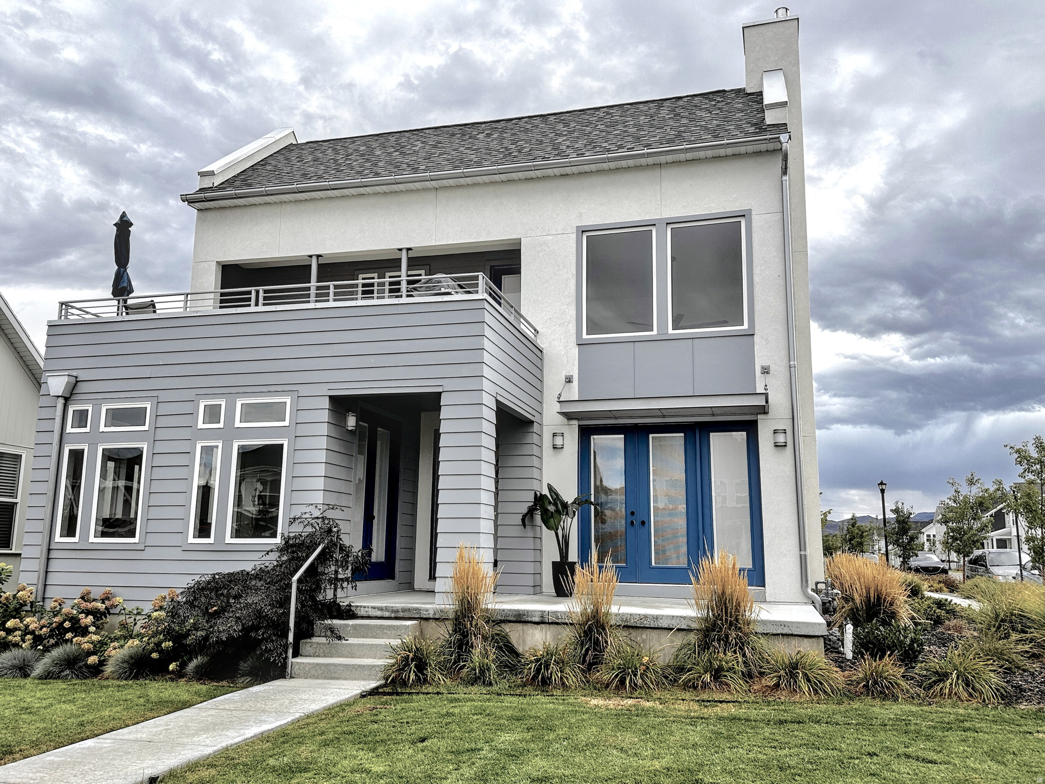 DAYBREAK - Residential