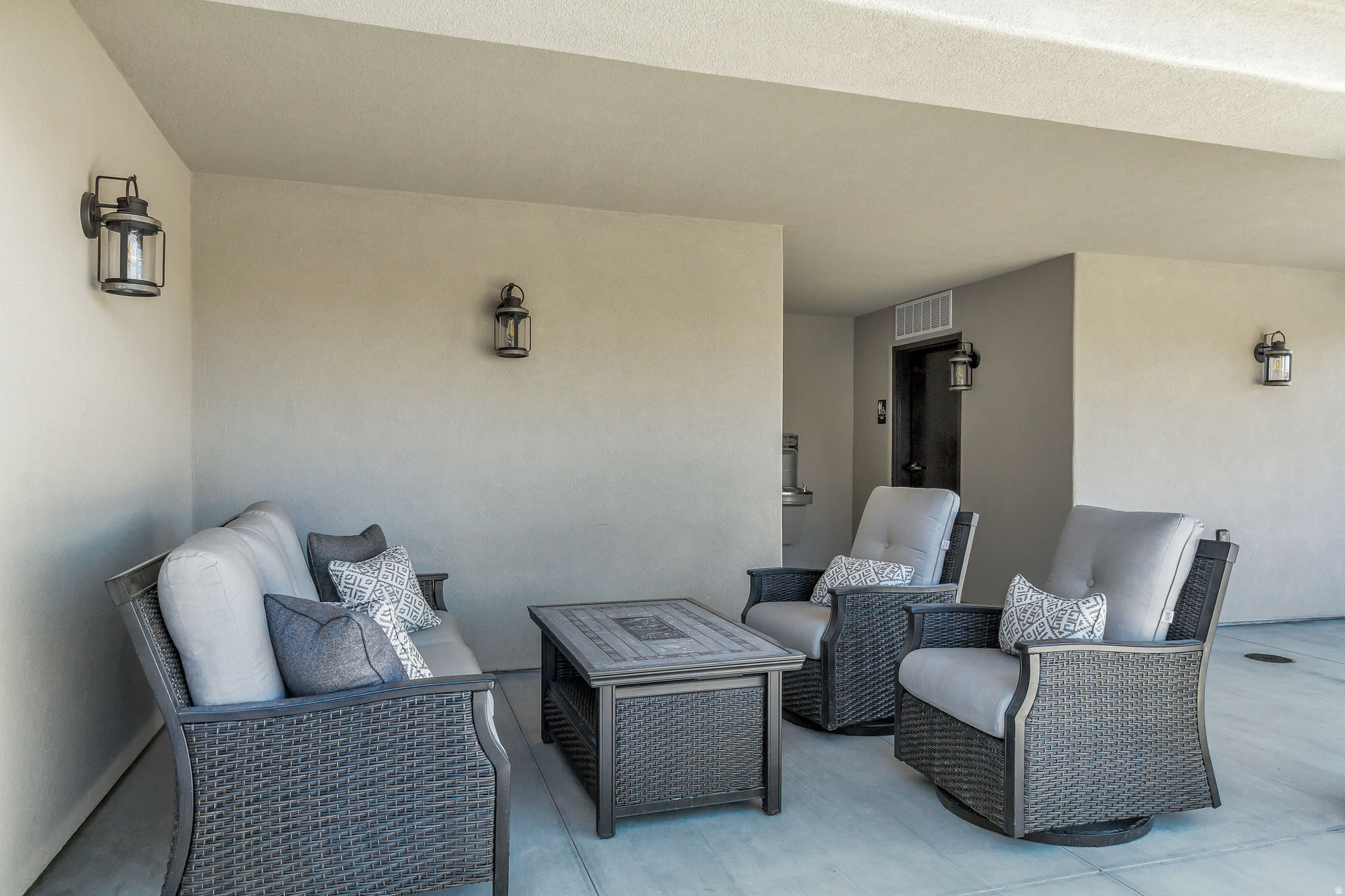 HERITAGE POINTE - Residential