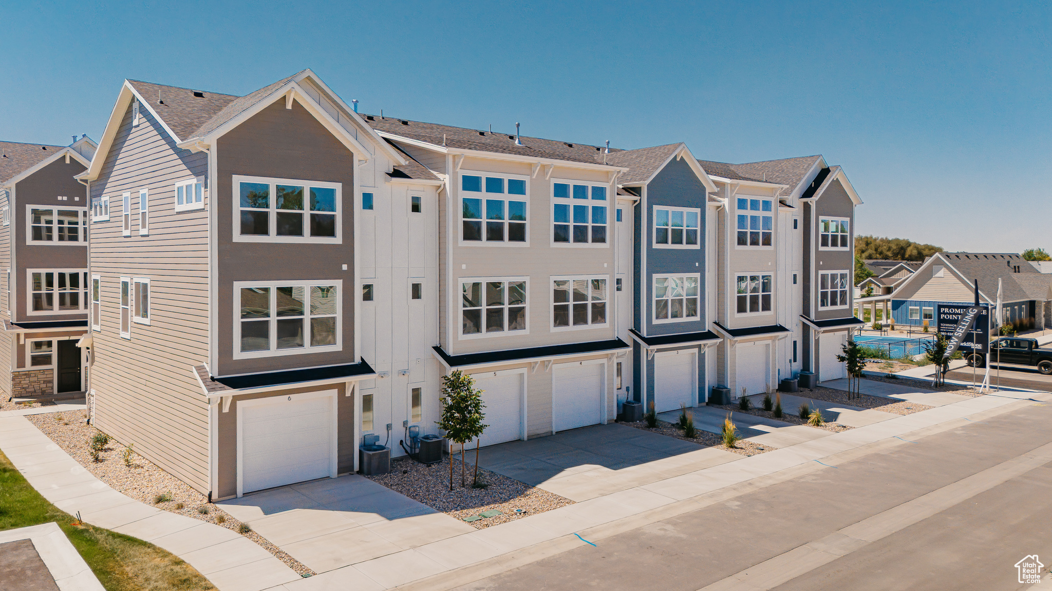 PROMINENCE POINT - Residential