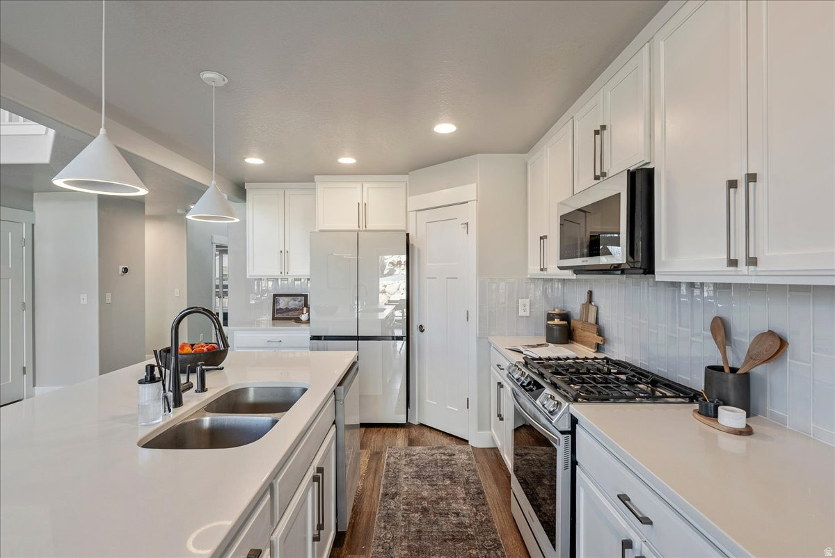 CANYON HILLS - Residential