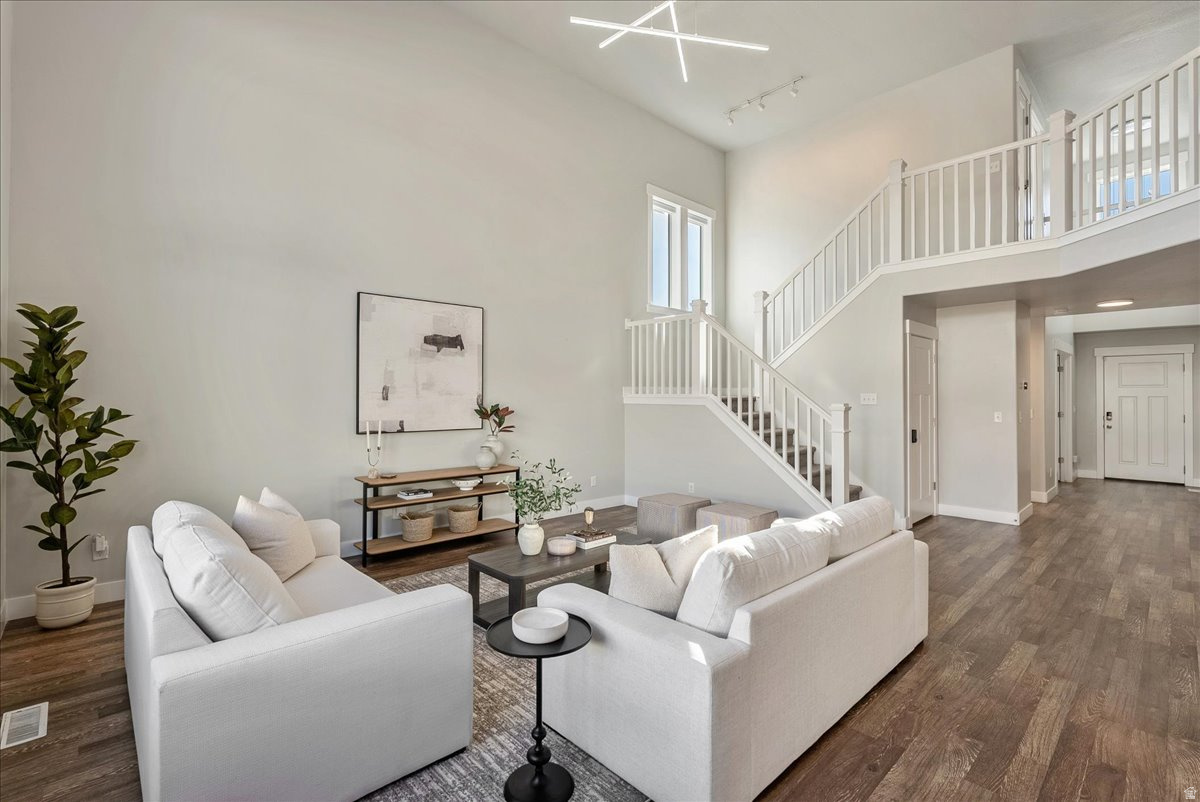 CANYON HILLS - Residential