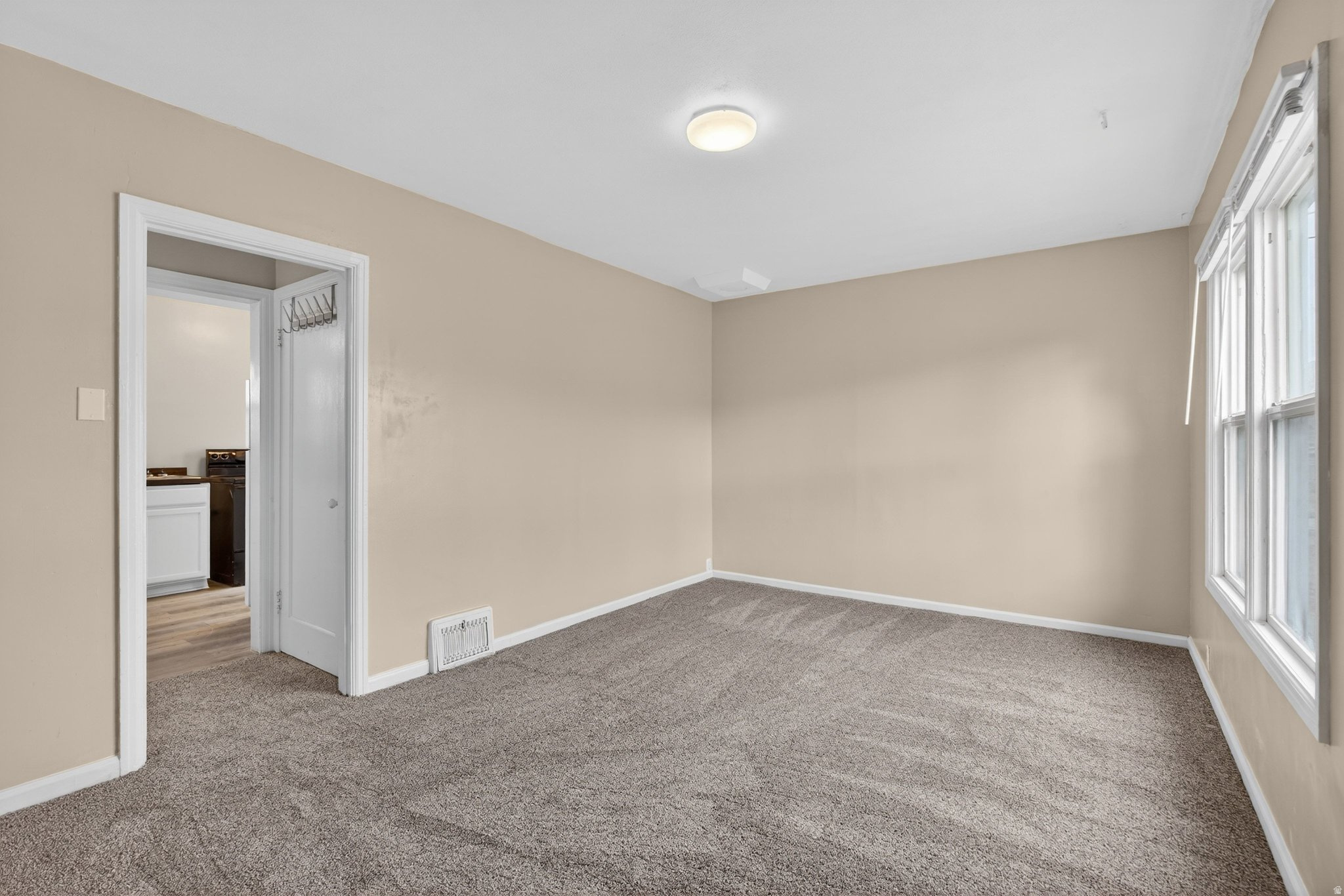 BEVERLY PLACE - Residential