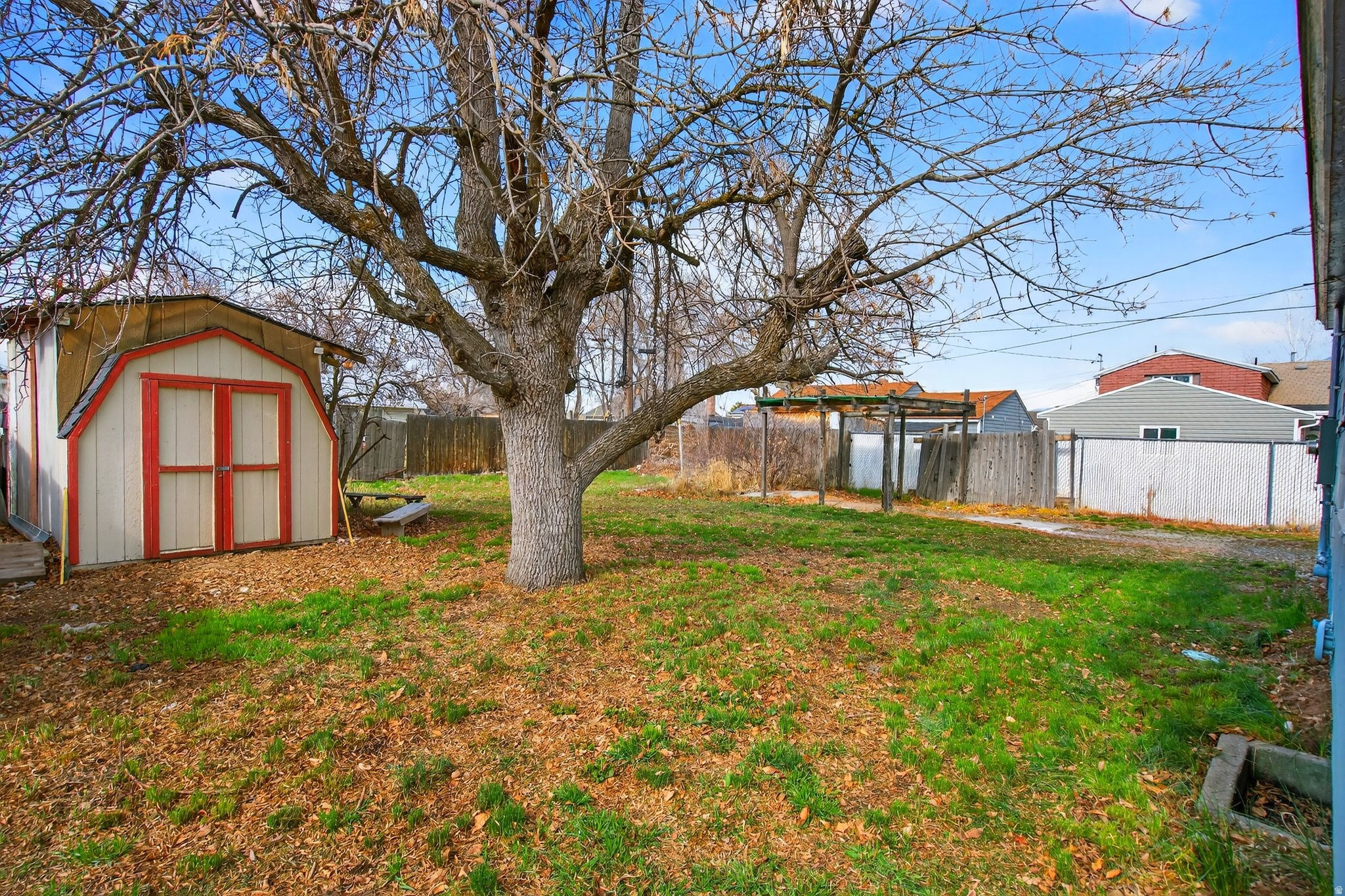 BEVERLY PLACE - Residential