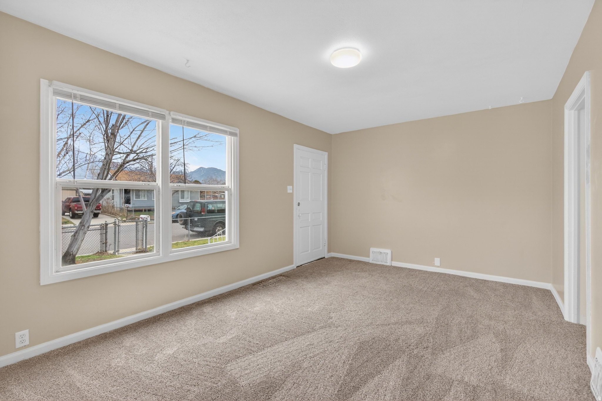 BEVERLY PLACE - Residential