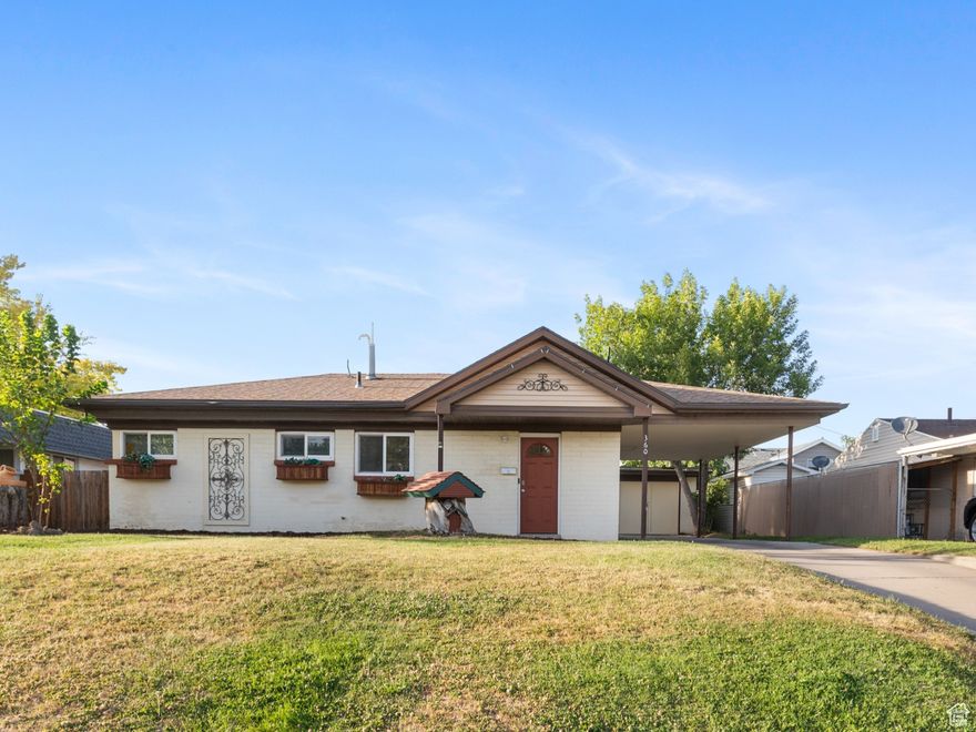 Charming 3 bedroom 1 bathroom rambler in the heart of Bountiful.  You'll be impressed with the quiet neighborhood and a backyard to relax or play in.  Close to parks, schools, dining, and shopping.  Don't miss it!