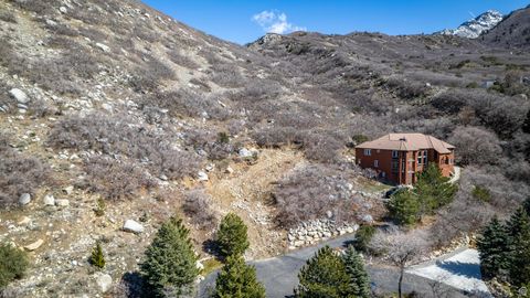 Tiny photo for 10480 S SEVEN SPRINGS CIR #23, Sandy, UT 84092 (MLS # 2074232)