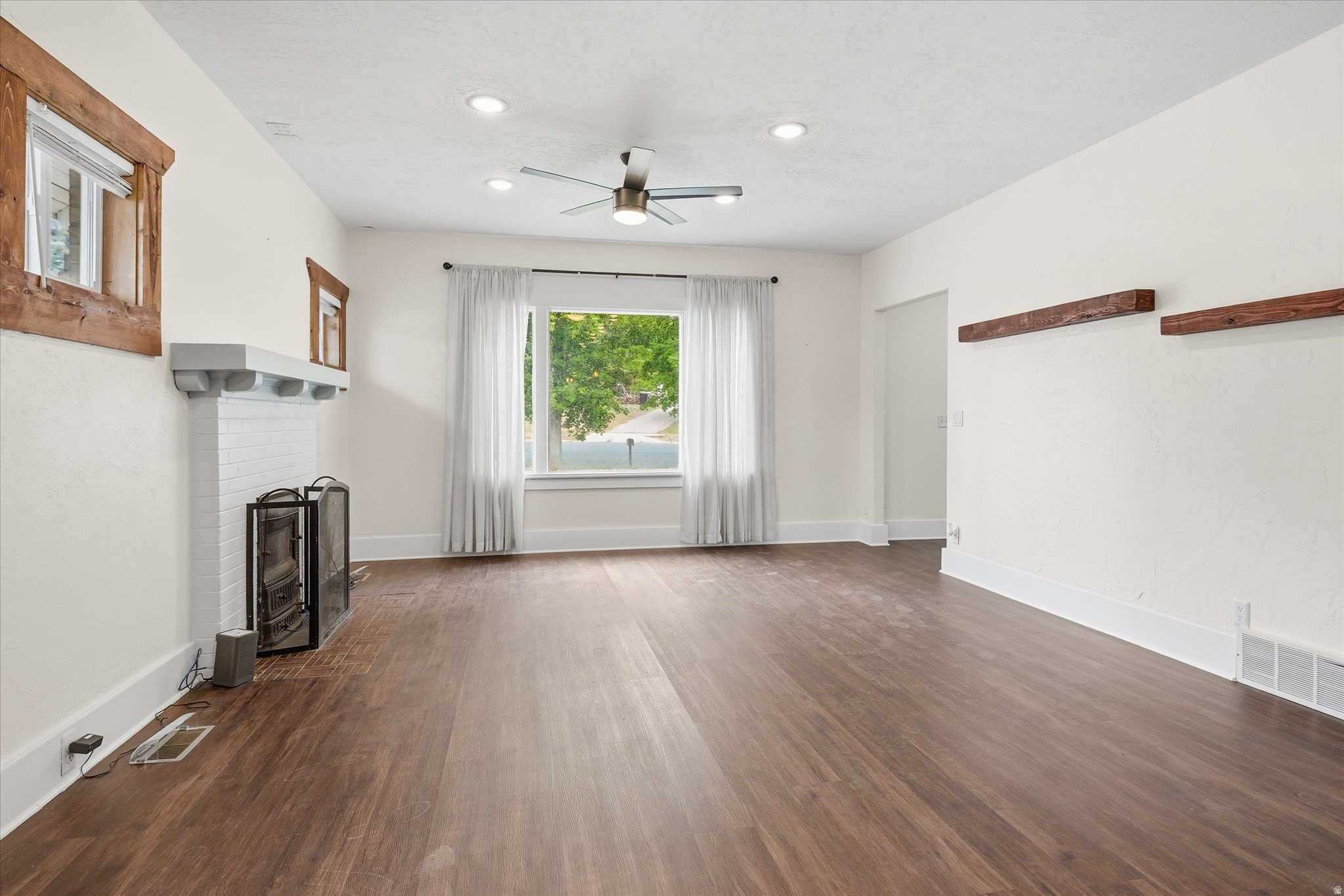 MALAD CITY - Residential