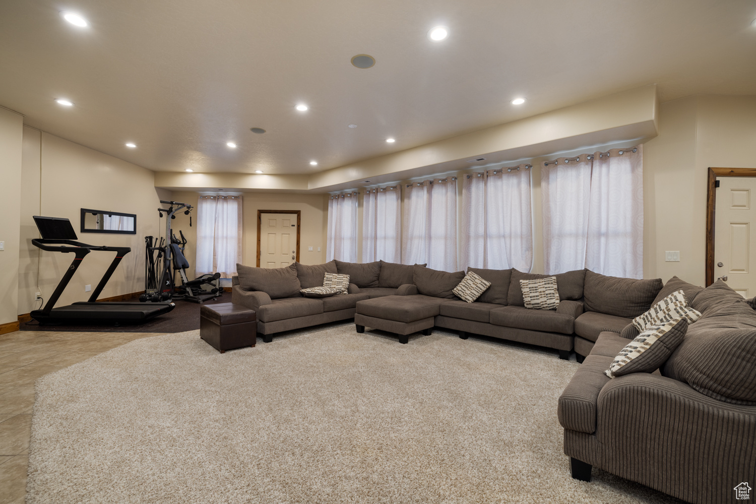 AIR VILLAGE HILLS SU - Residential