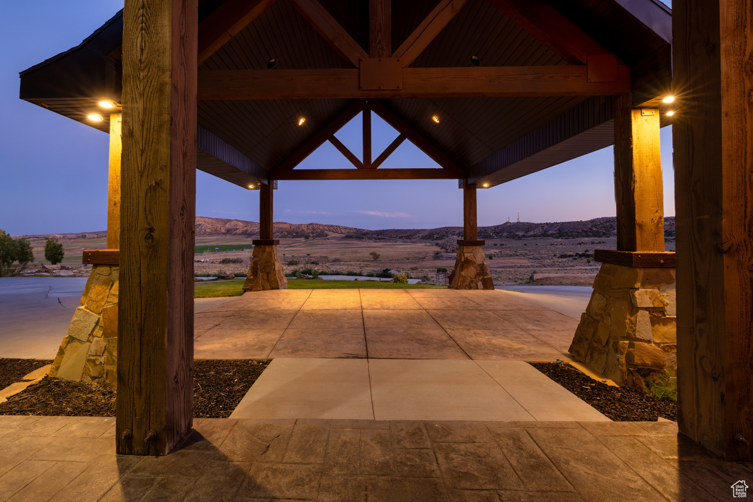 AIR VILLAGE HILLS SU - Residential