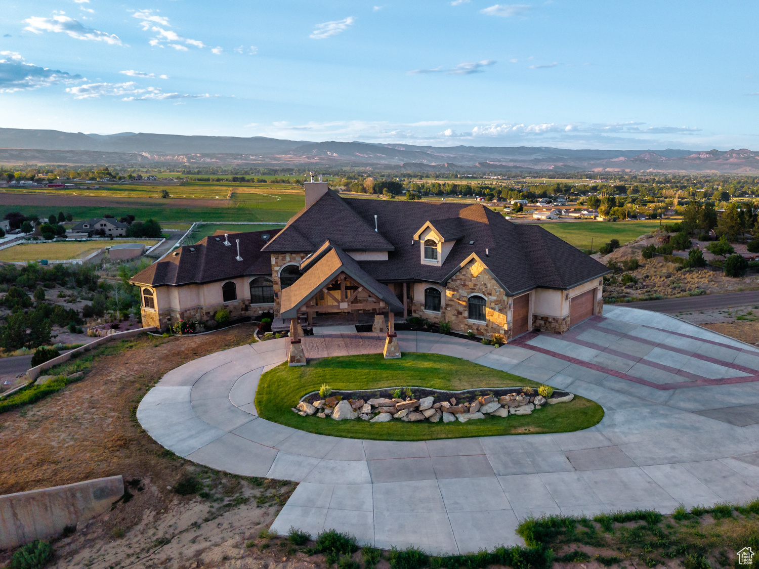 AIR VILLAGE HILLS SU - Residential