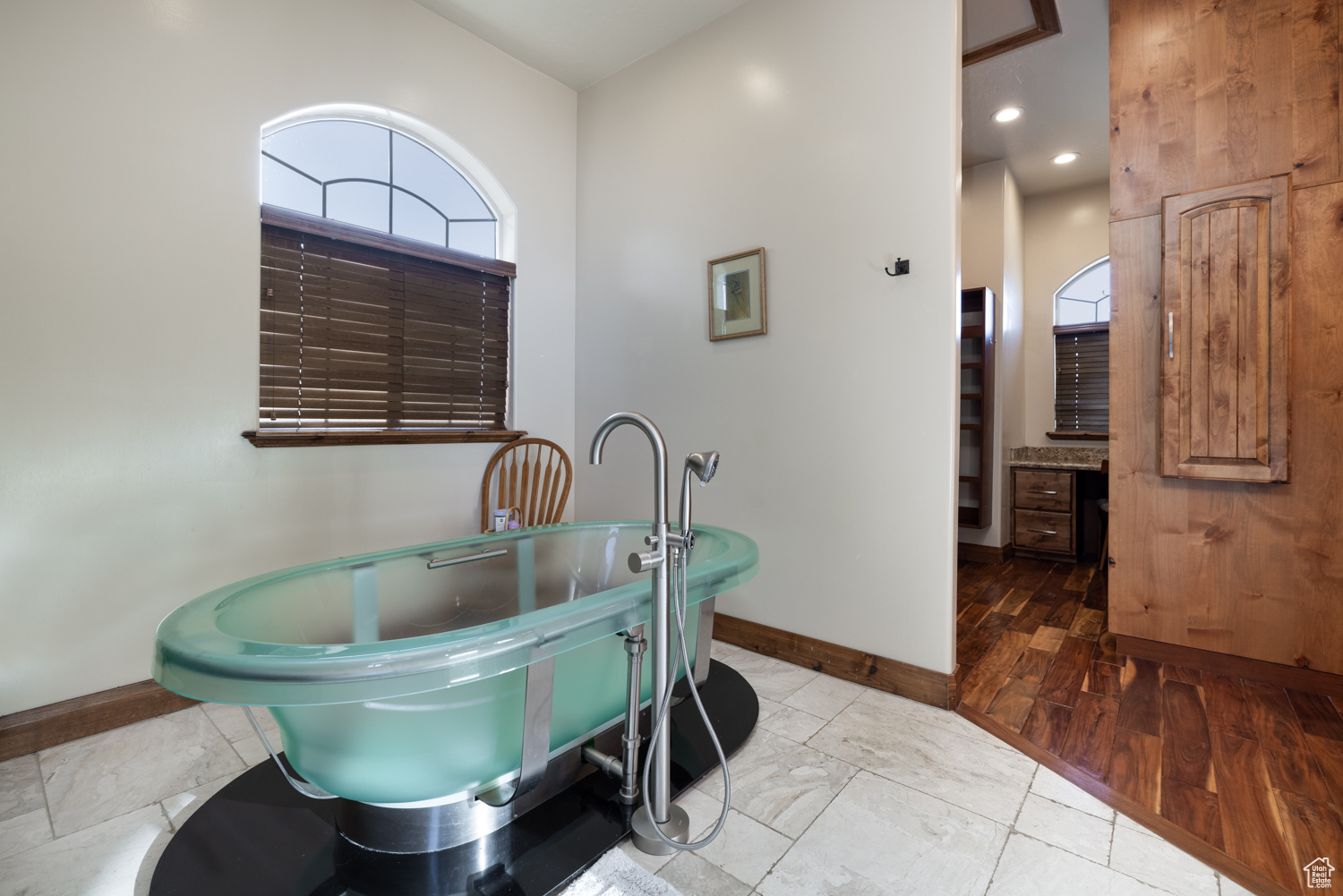 AIR VILLAGE HILLS SU - Residential