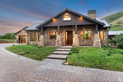 Photo of 370 S GOT TEETH LN E, Emigration Canyon, UT 84108 (MLS # 2091296)