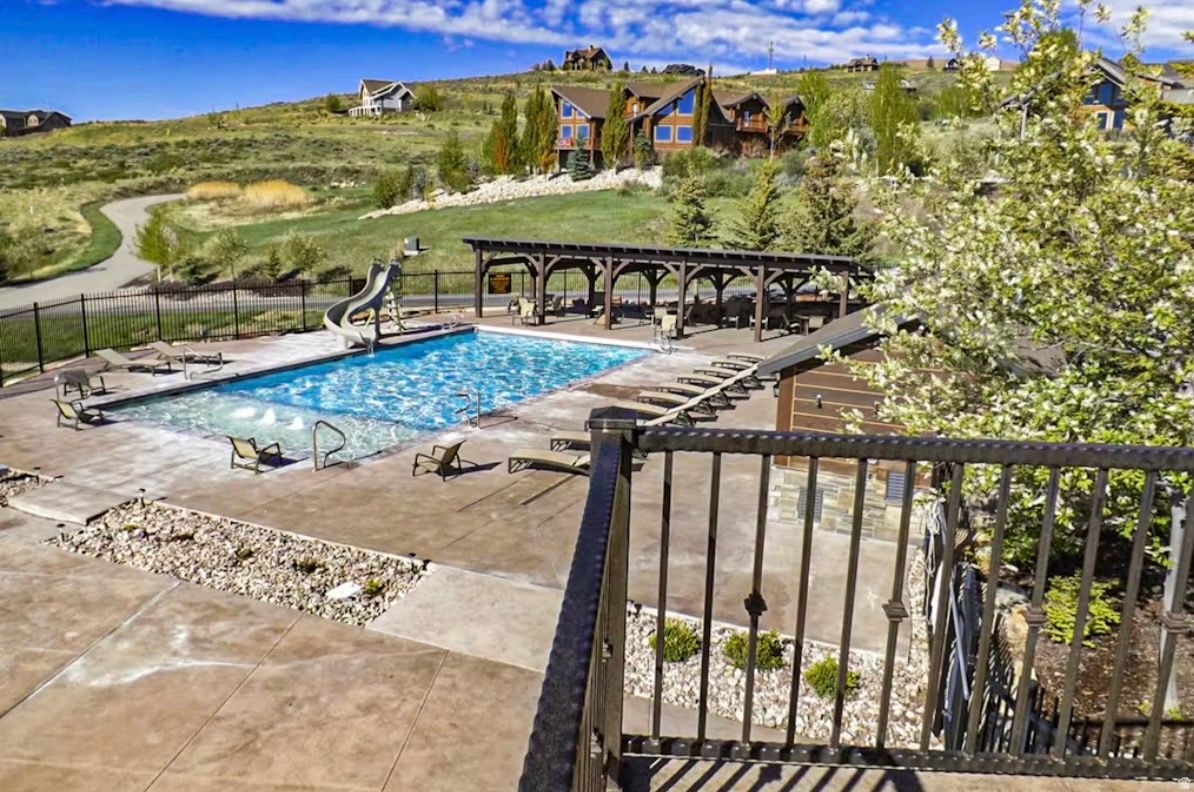 CHALET PH 1 - Residential