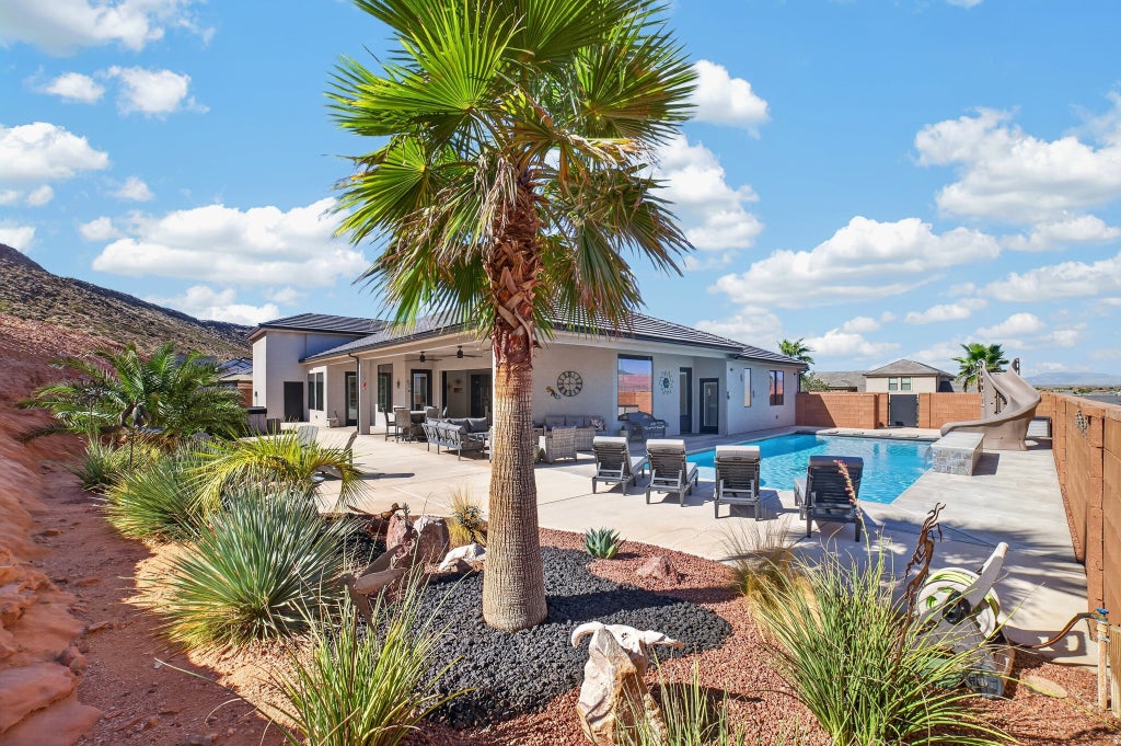 Photo of 2765 S 3200 W, Hurricane, UT 84737 (MLS # 2184058)