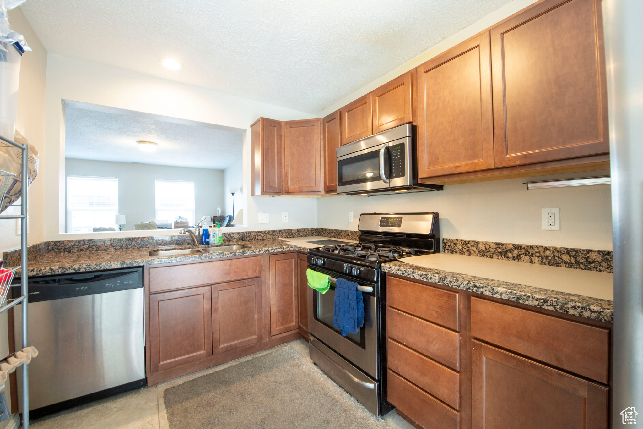 HUNTLY MANOR - - Residential