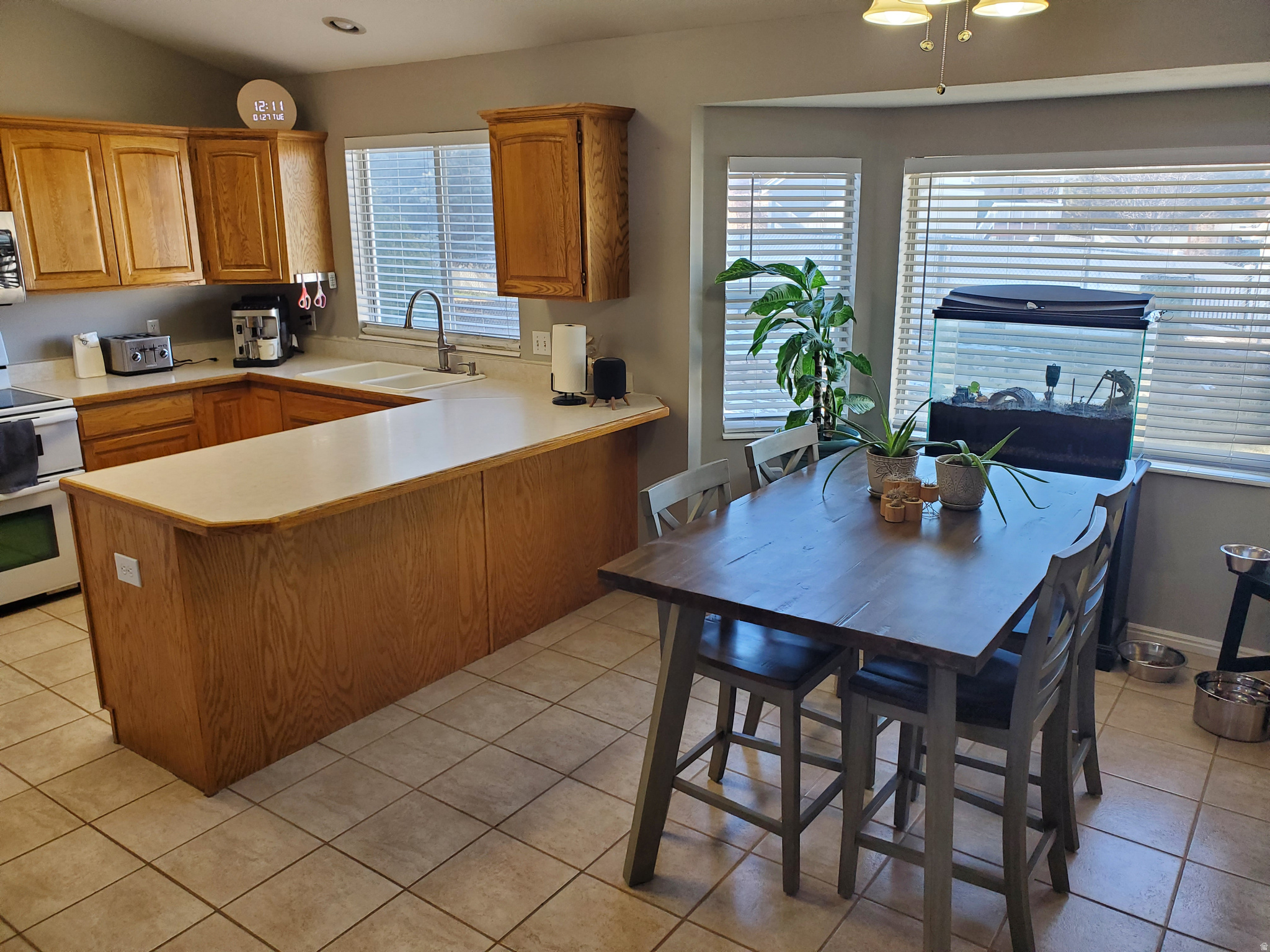 ROYAL VIEW - Residential