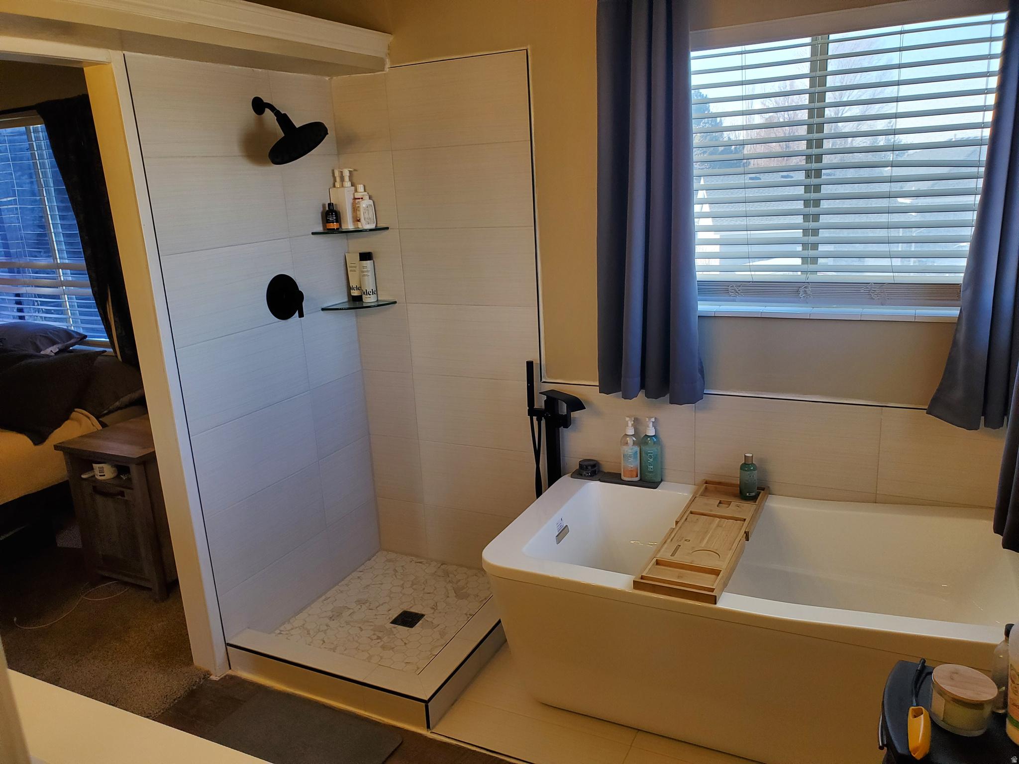 ROYAL VIEW - Residential