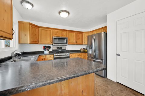 Tiny photo for 1509 N 2475 W, Clinton, UT 84015 (MLS # 2117547)