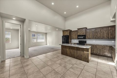 Tiny photo for 794 N VIA MODELO CIR, Washington, UT 84780 (MLS # 2152096)