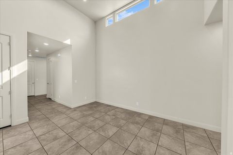 Tiny photo for 794 N VIA MODELO CIR, Washington, UT 84780 (MLS # 2152096)
