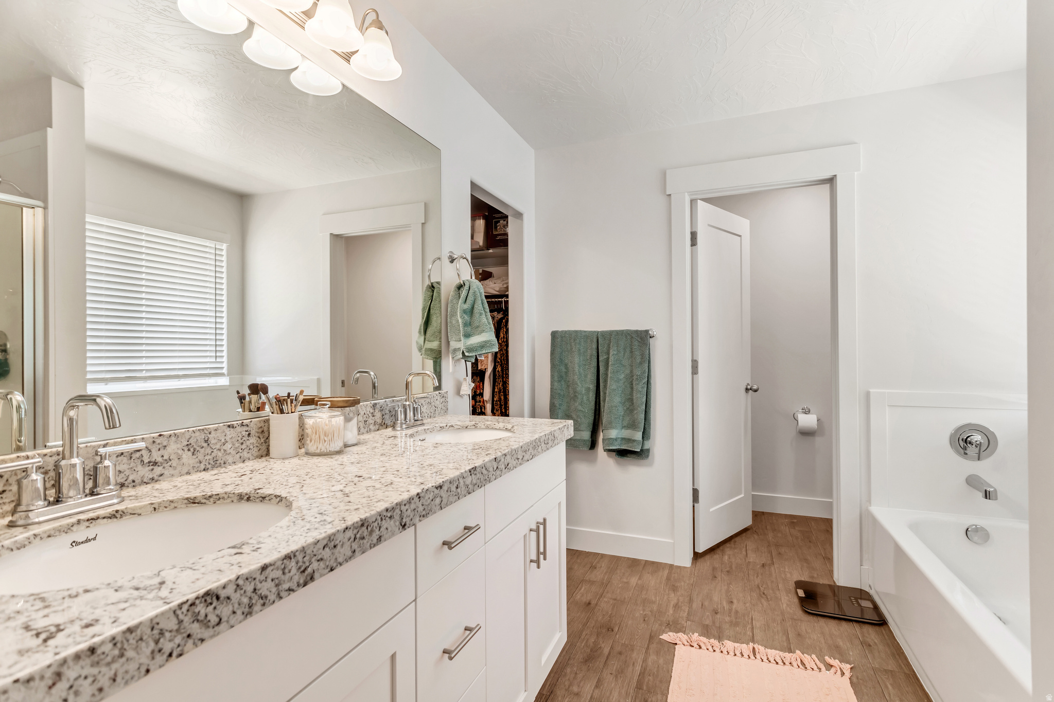 SILVERLAKE - Residential