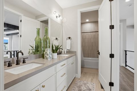 Tiny photo for 2011 E BEVERLY DR, Holladay, UT 84117 (MLS # 2151589)