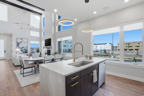 Tiny photo for 2011 E BEVERLY DR, Holladay, UT 84117 (MLS # 2151589)