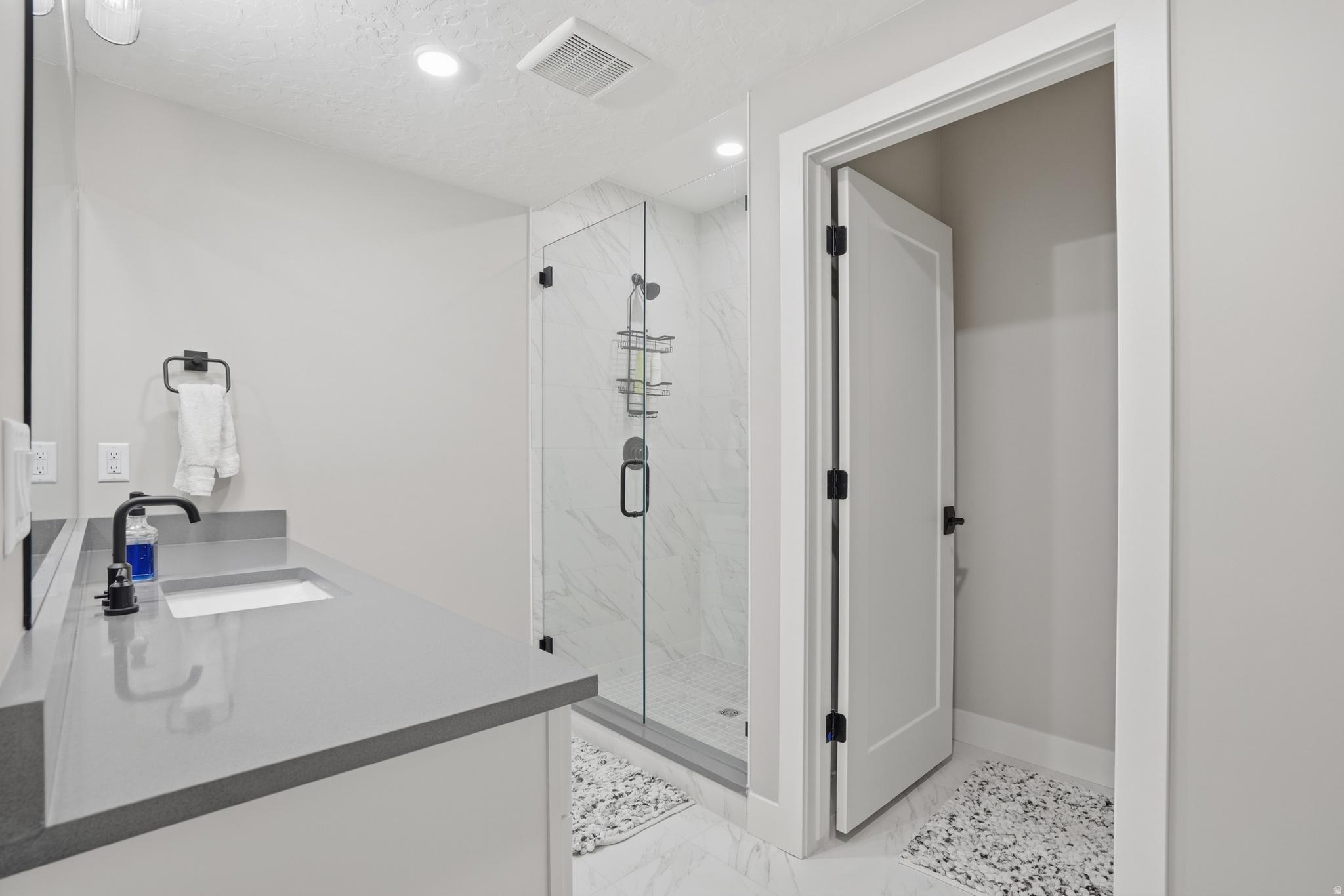 HOLLADAY HILLS - Residential