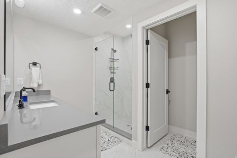 Tiny photo for 2011 E BEVERLY DR, Holladay, UT 84117 (MLS # 2151589)