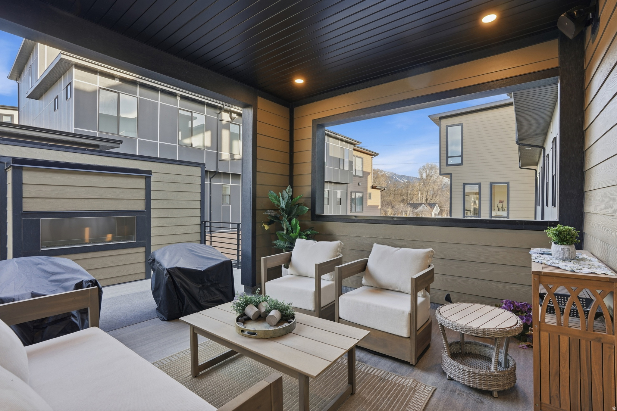 HOLLADAY HILLS - Residential