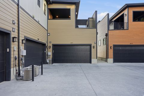 Tiny photo for 2011 E BEVERLY DR, Holladay, UT 84117 (MLS # 2151589)