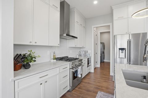 Tiny photo for 2011 E BEVERLY DR, Holladay, UT 84117 (MLS # 2151589)