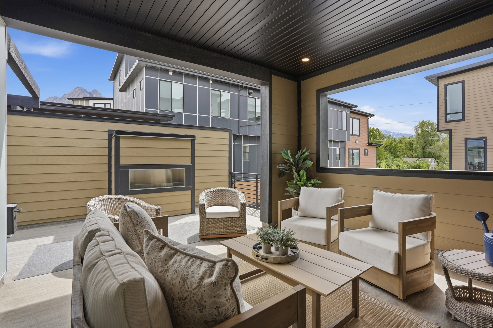 HOLLADAY HILLS - Residential