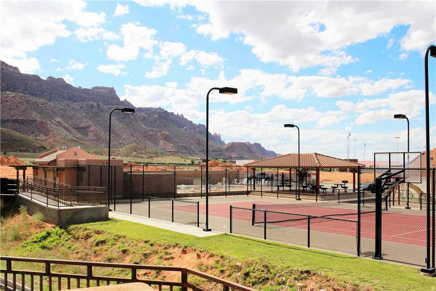 RIM VILLAGE VISTAS - Residential