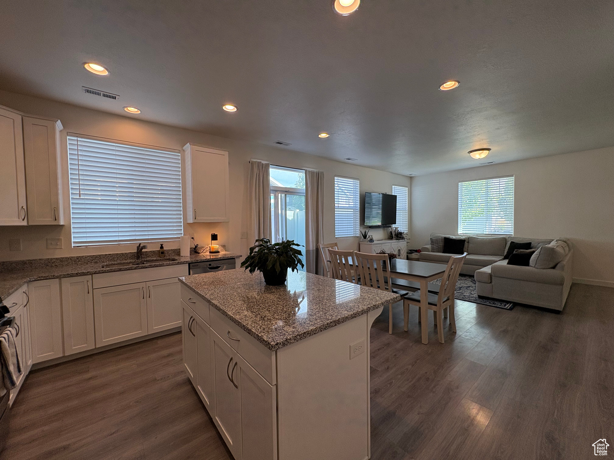 SALT POINT VISTA - Residential