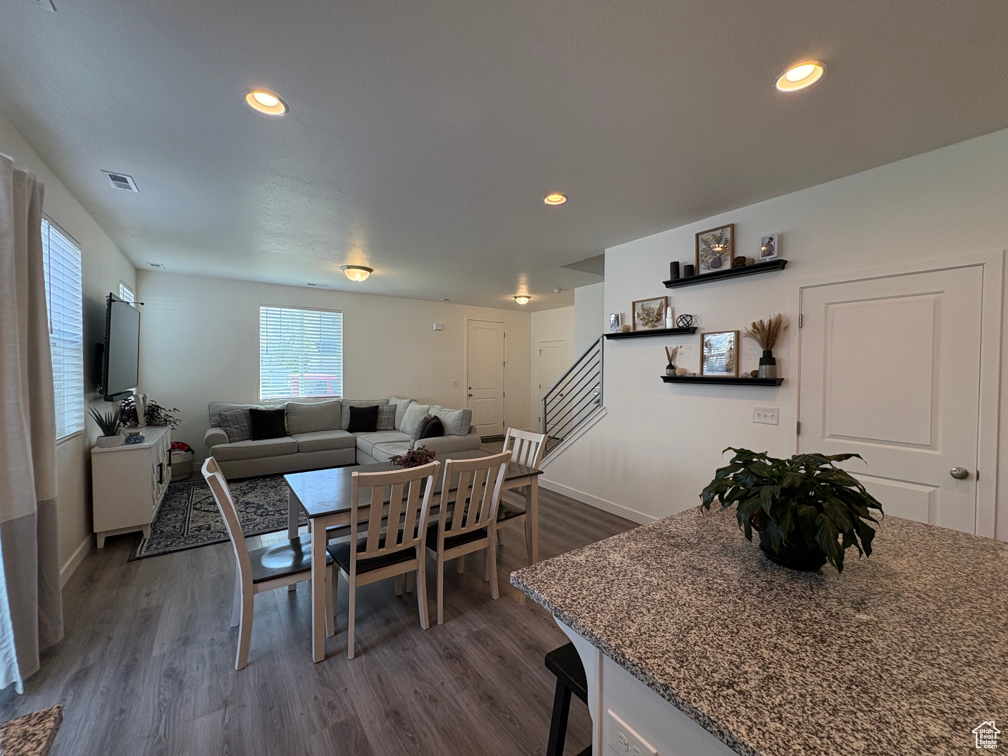 SALT POINT VISTA - Residential