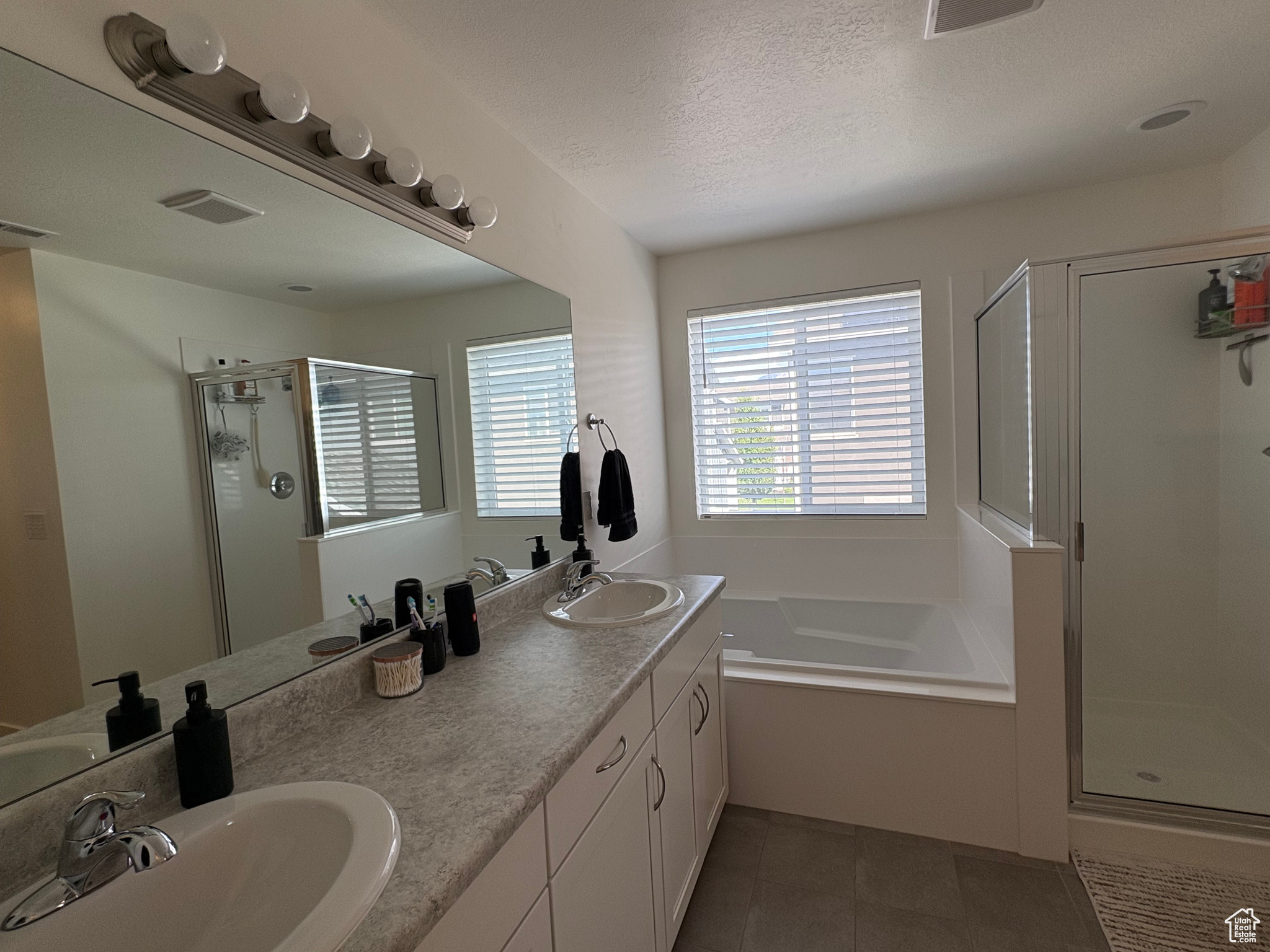 SALT POINT VISTA - Residential