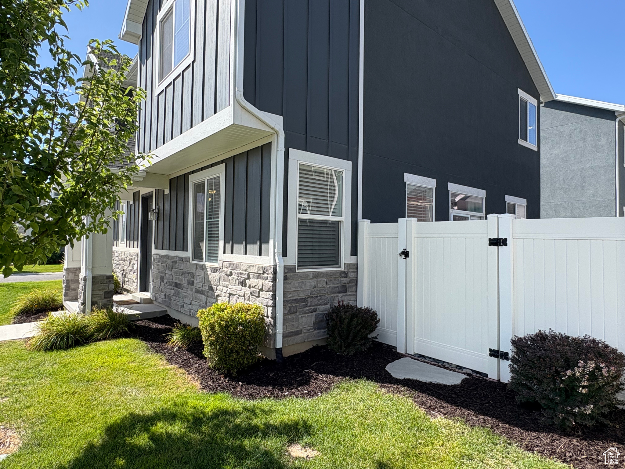 SALT POINT VISTA - Residential