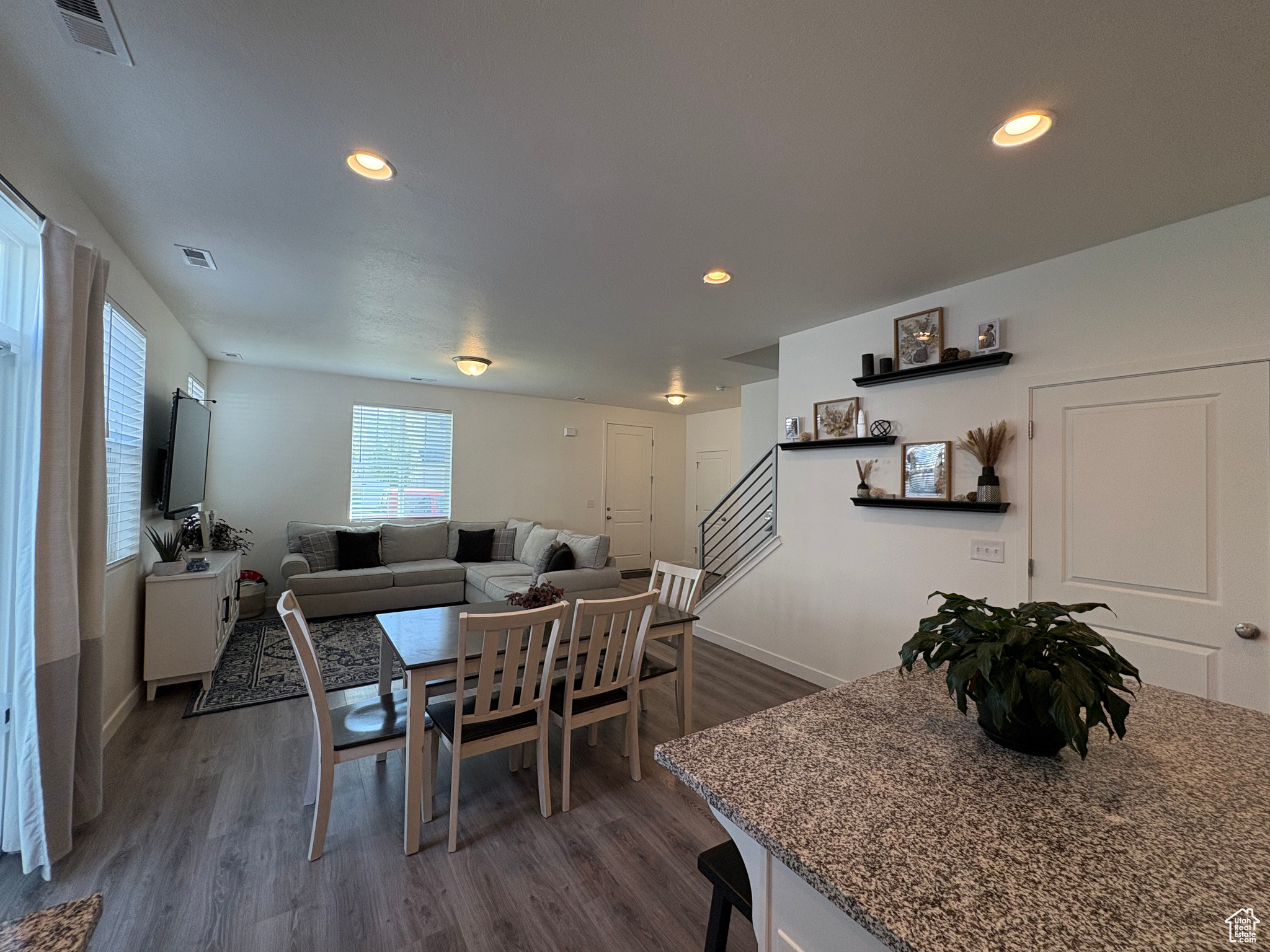 SALT POINT VISTA - Residential