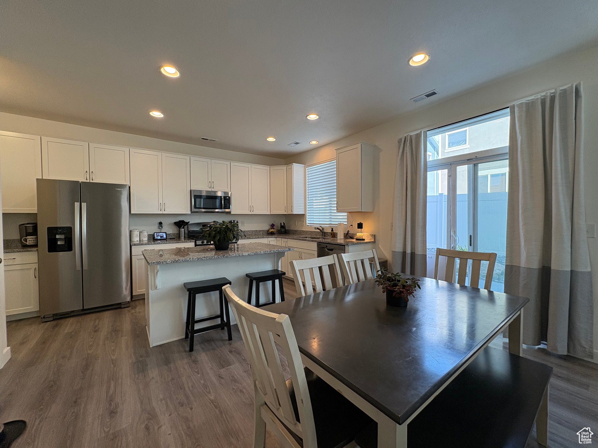 SALT POINT VISTA - Residential