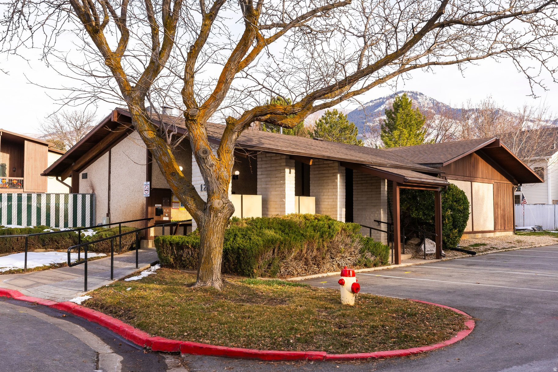 THREE FOUNTAINS - Residential