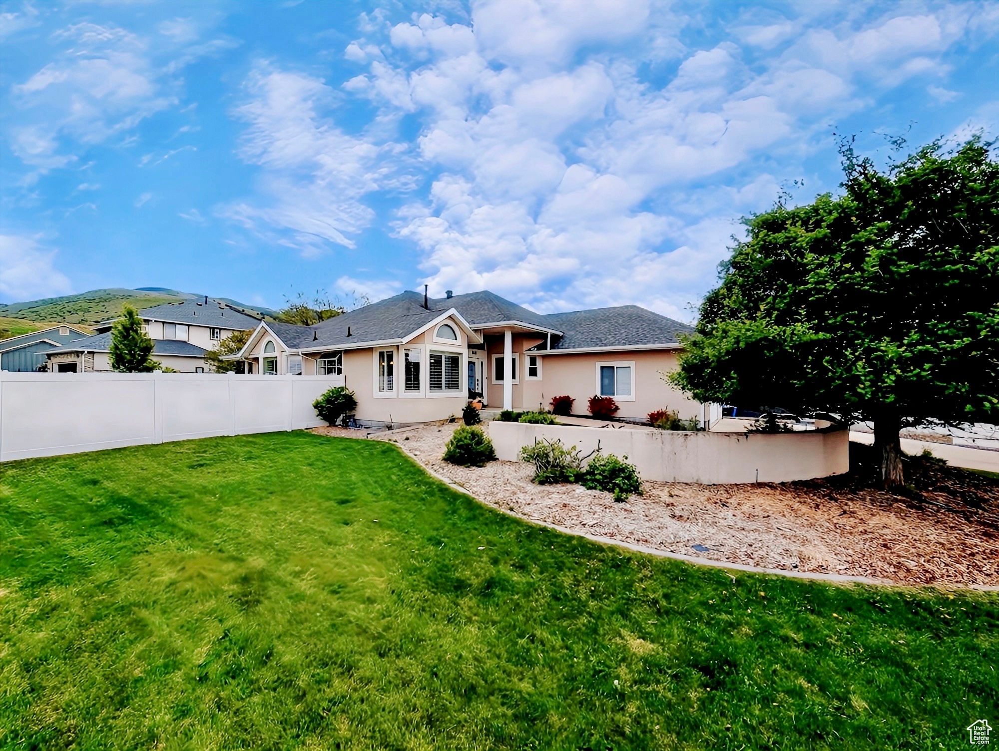 818 Summit Dr, Smithfield, Utah image 2
