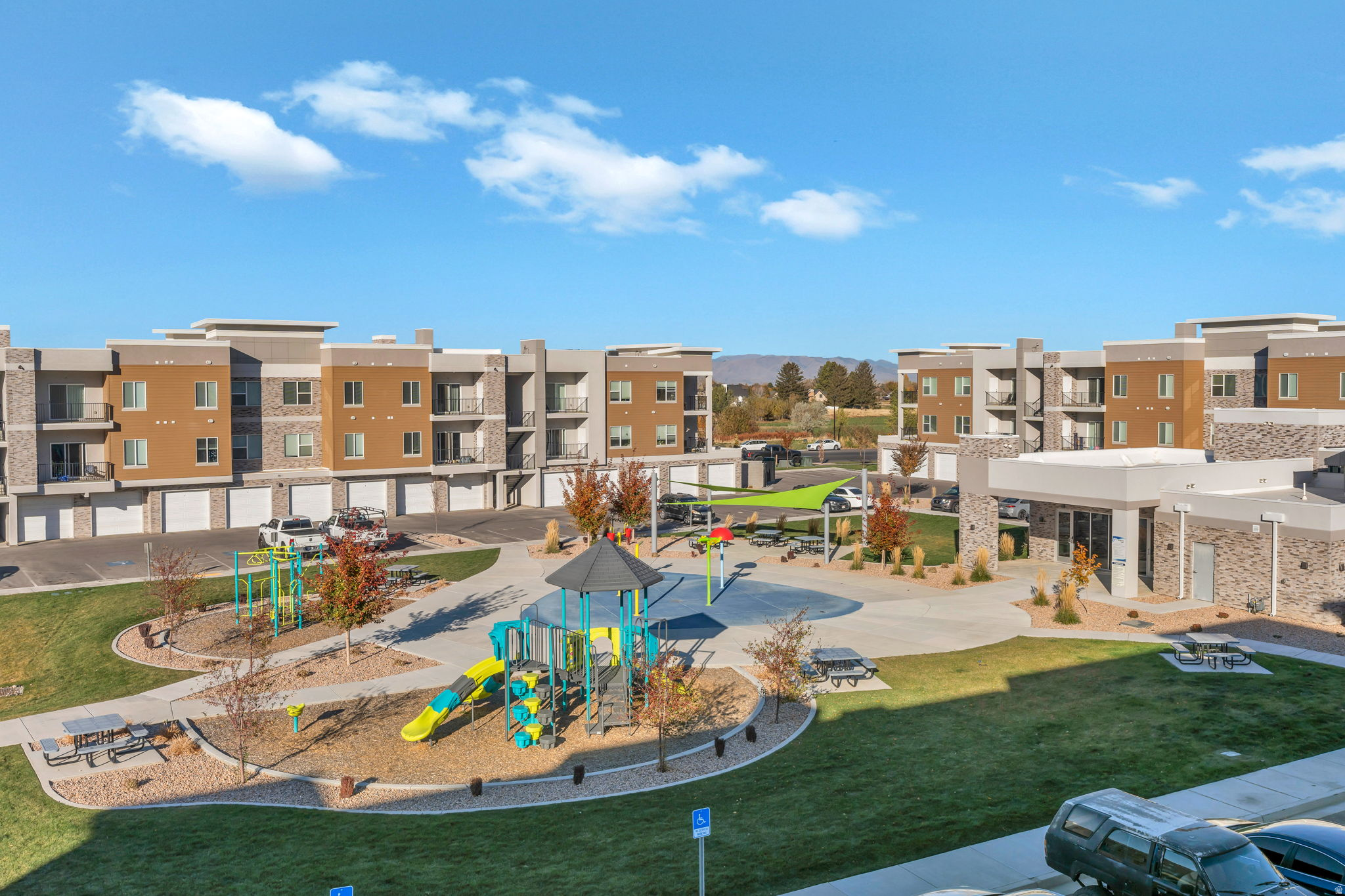 VISTA VIEW - Residential