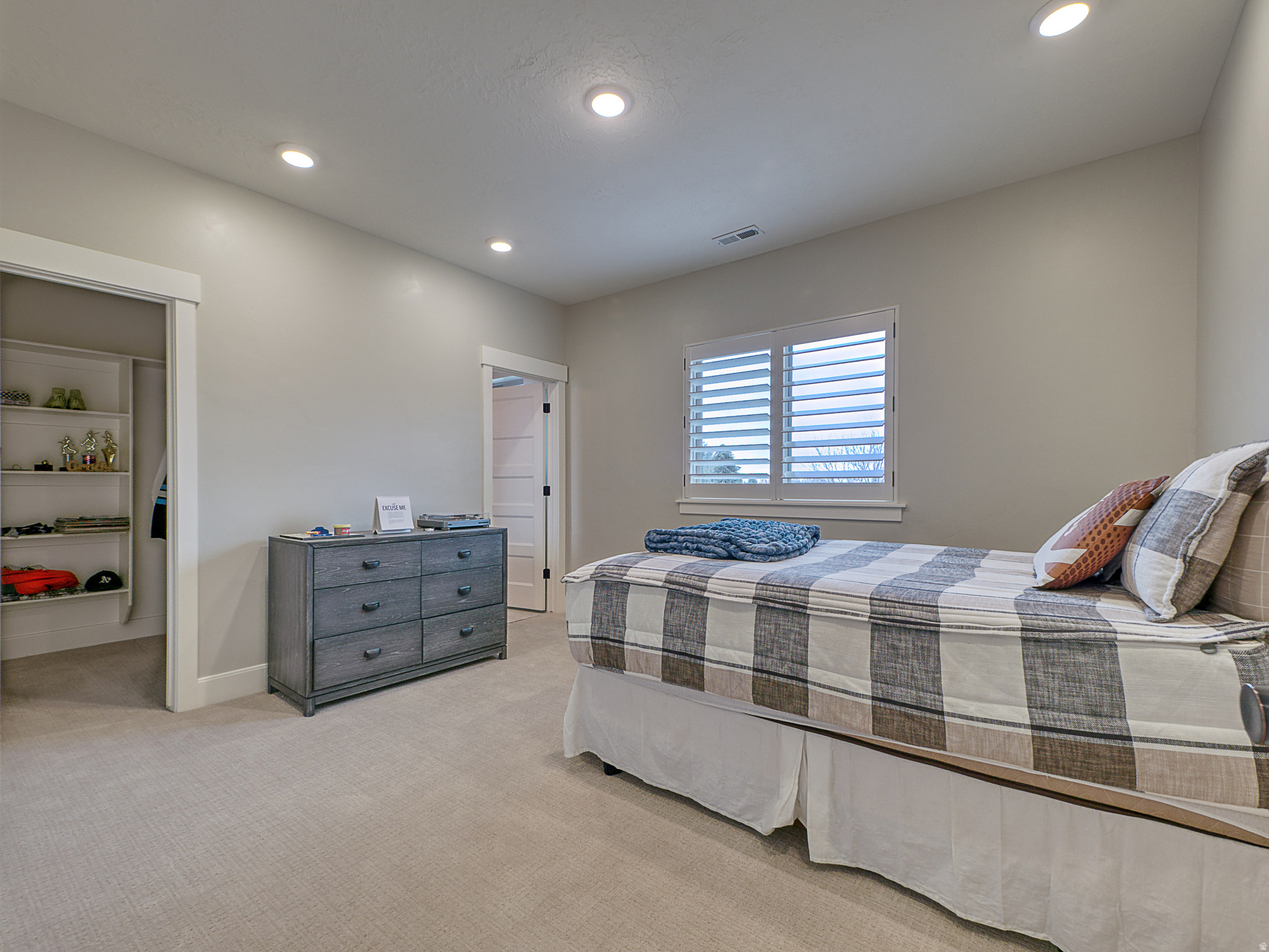 NORTH MEADOW - Residential