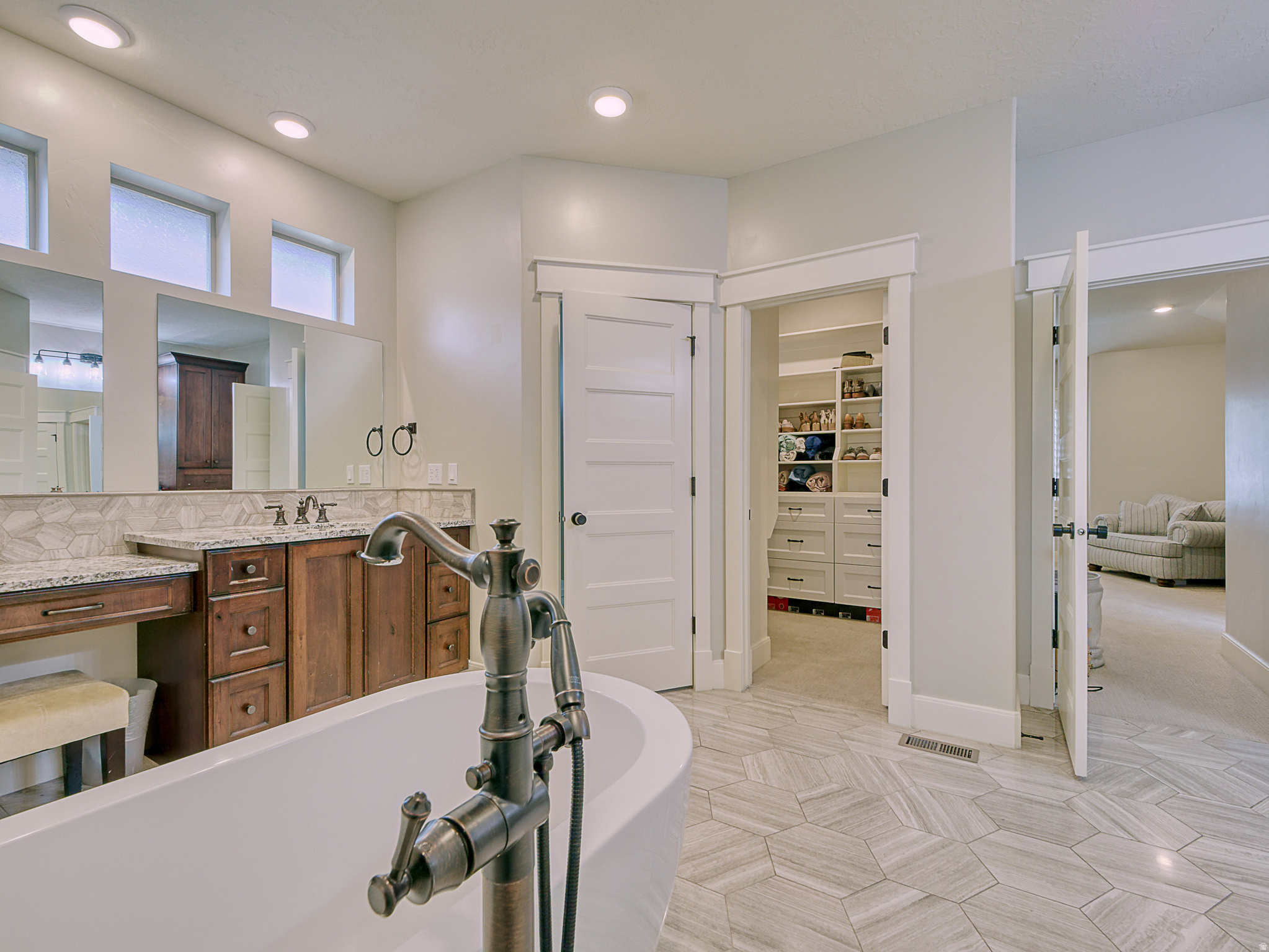 NORTH MEADOW - Residential