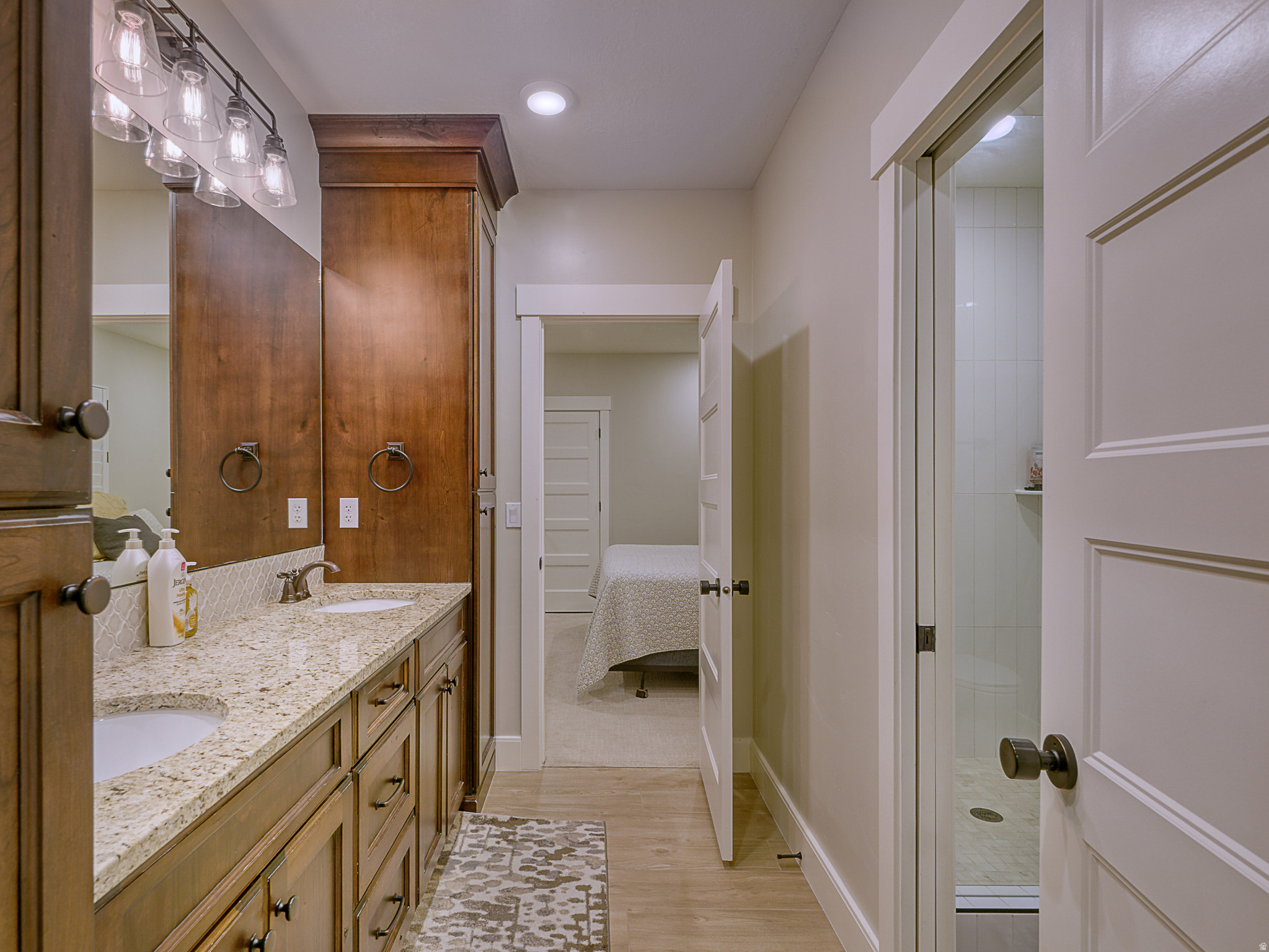 NORTH MEADOW - Residential