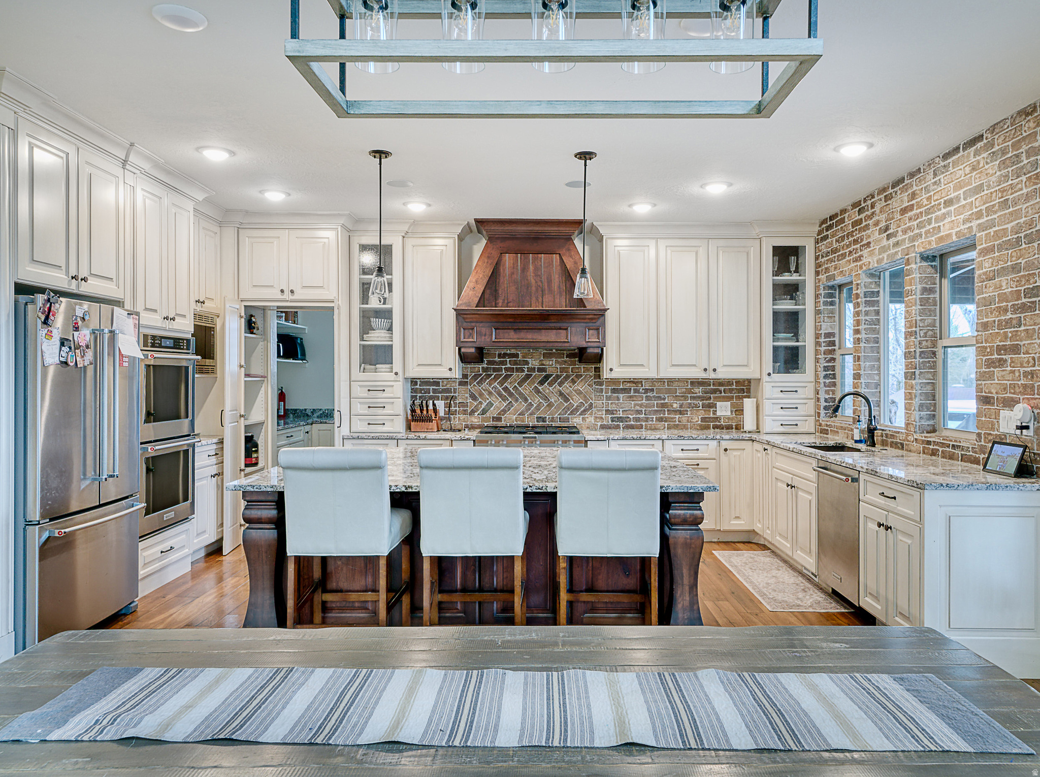 NORTH MEADOW - Residential