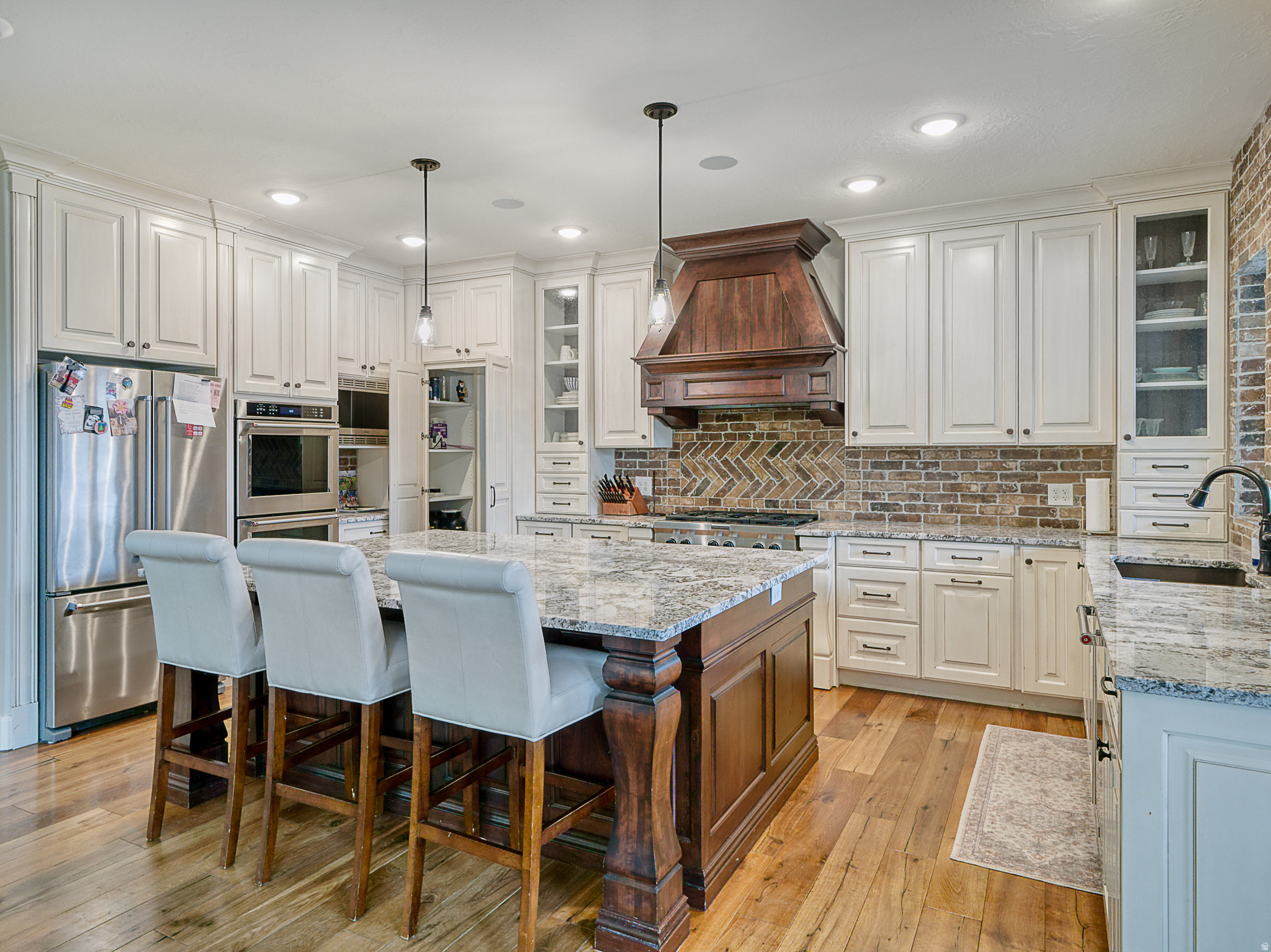 NORTH MEADOW - Residential